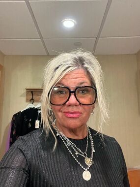 Meet your Posher, Kelly